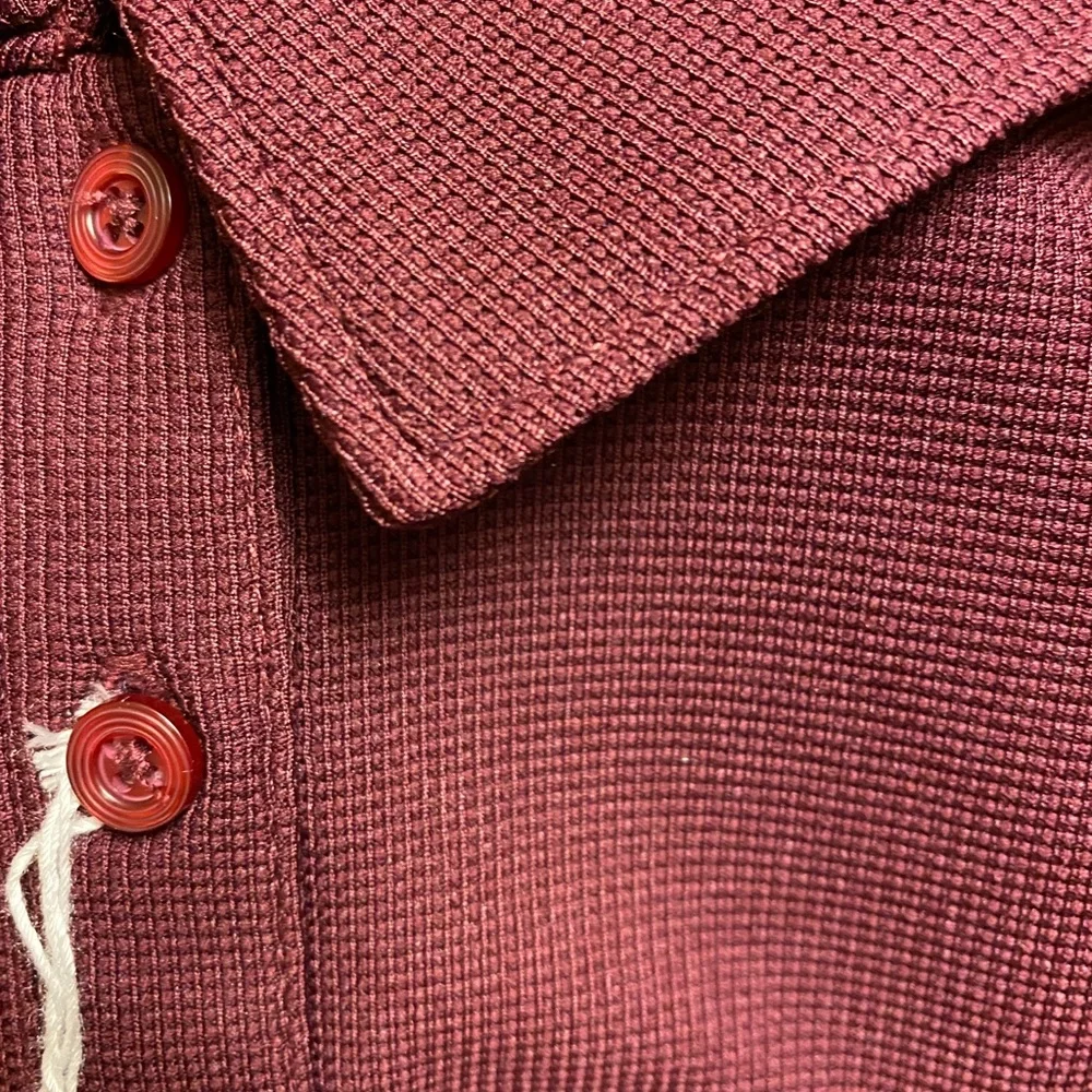NWT maroon polo golf shirt. Womens size small - Picture 5 of 5